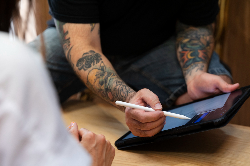 What to Expect When Working With a Tattoo Artist & Tips for a Great Experience